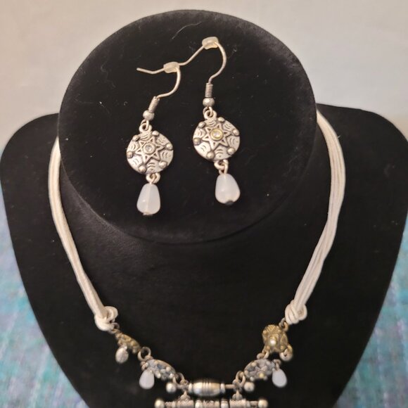 Statement necklace with earrings - Picture 2 of 4